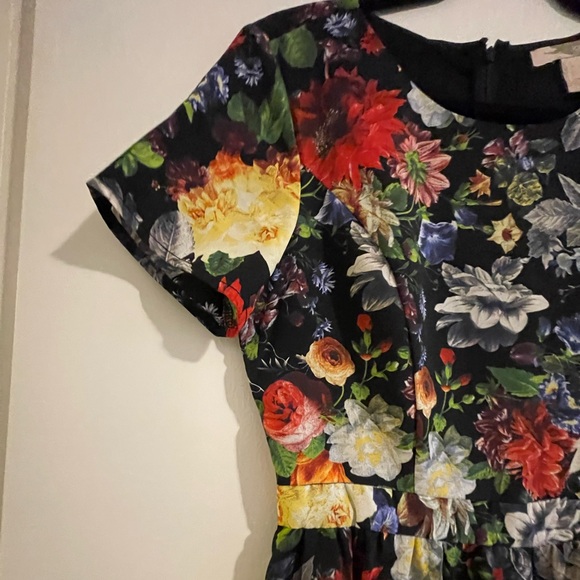 Floral Knee Length Dress - Picture 2 of 6